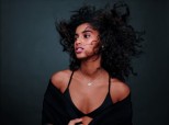 Modelka Imaan Hammam pro Tiffany - fotografie 4