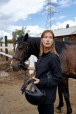 Helma na kon je povinnou vbavou kadho jezdce - fotografie 4
