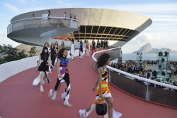 Pehldka Louis Vuitton Cruise 2017